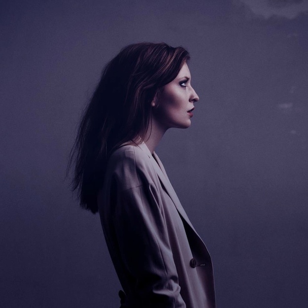 Country: SwedenListen: "Breathe Out" She used to be one-fourth of Swedish teen girl group Play who used to tour with Destiny's Child. Now all grown up, Faye's making music independently, releasing cathartic pop high on raw emotions. It helps that she's got a killer set of pipes (and cheekbones) too. RIYL Lykke Li.