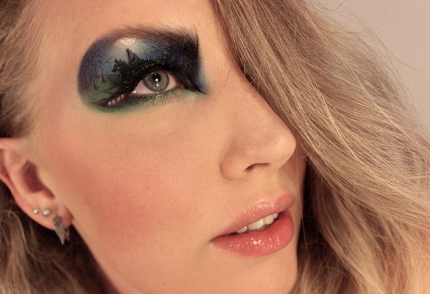 She has a blog where she catalogs all her looks, from the relatively tame (think "classic Hollywood")...
