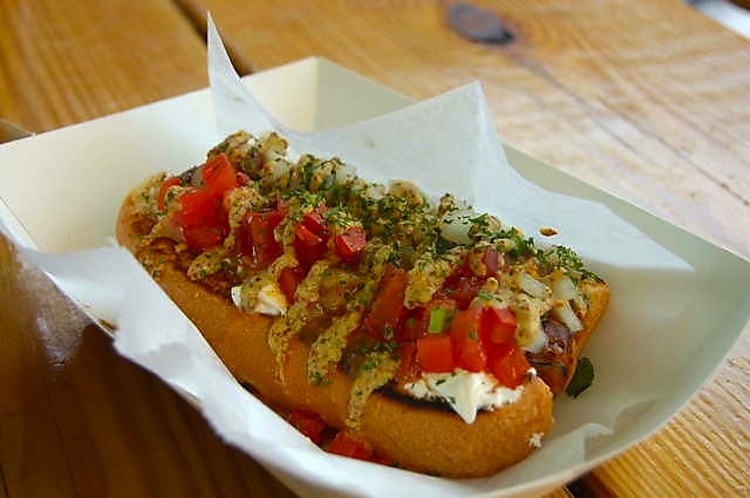 Dat Dog stuffs seasoned crawfish, fresh from the swamp, into a delicious sausage sandwich. If you’re an adventurous sort, you can also try gator and turducken sausage- mmmm!