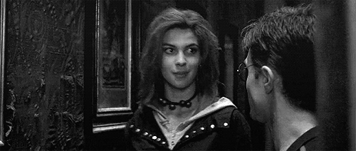 "Tonks et Lupin étaient deux personnages qui ont été tués mais que j'avais prévu de garder en vie," a affirmé J.K. Rowling. "C'est comme un échange d'otages, n'est-ce pas ?"