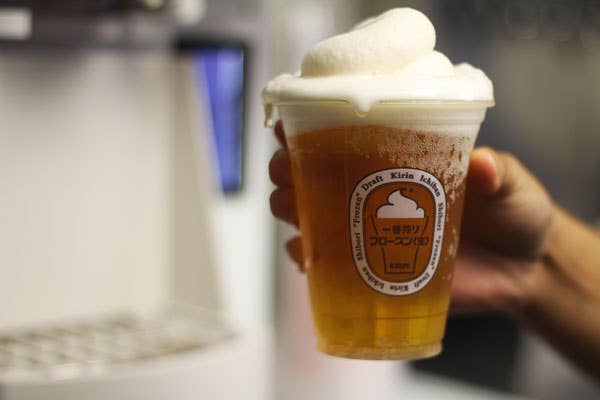 Dodger Stadium Serves Frozen Beer Foam - Keeps Drink Cold For 30 Minutes