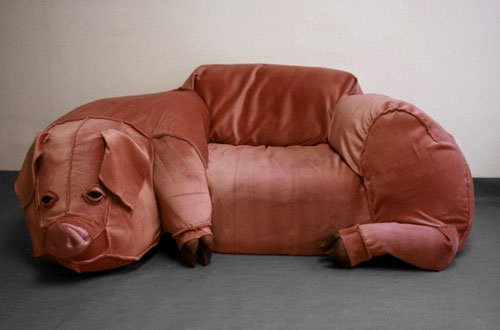 Am I Hamming it up a bit? Well pl-Oink yourself in this chair and tell me about it.