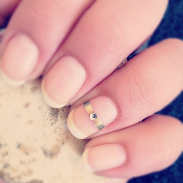 Simple Ring Accent Nail