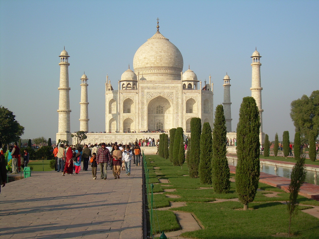 Constructed by emperor Shah Jahan in memory of his third wife over three hundred years ago, this mausoleum set the bar reeeeeealy high for the rest of us.