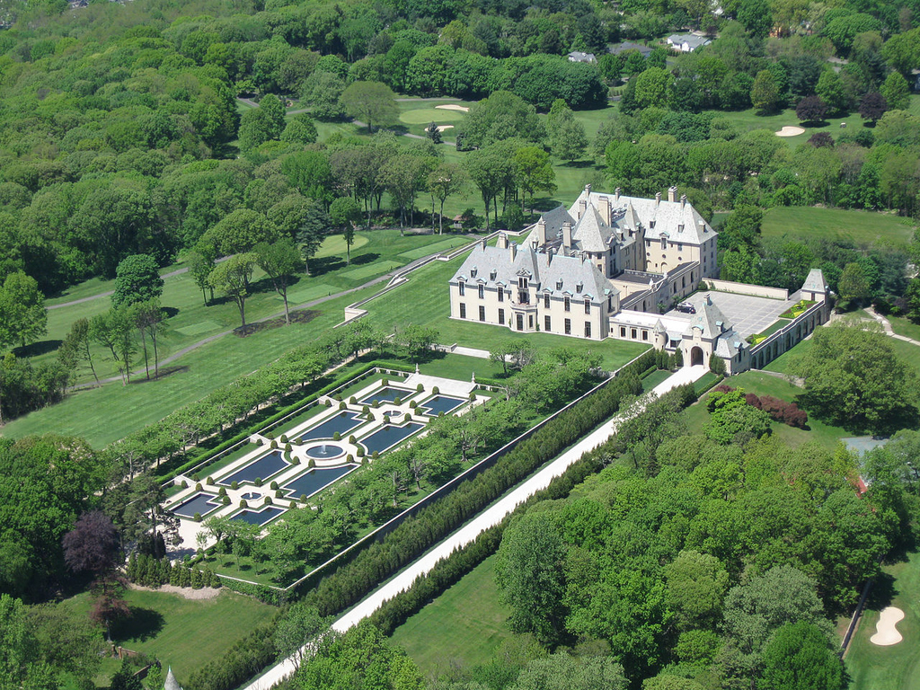In 1984, a Long Island developer named Gary Melius undertook the duty of restoring Oheka, which had seen a number of arson attempts and was in danger of serious dilapidation. Since then, the estate has thrived as a resort and events venue. It even does weddings, too! Notable names who have tied the knot at Oheka include Joey Fatone, Anthony Weiner, and — really — Kevin Jonas.