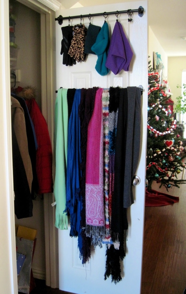 25 Brilliant Lifehacks For Your Tiny Closet