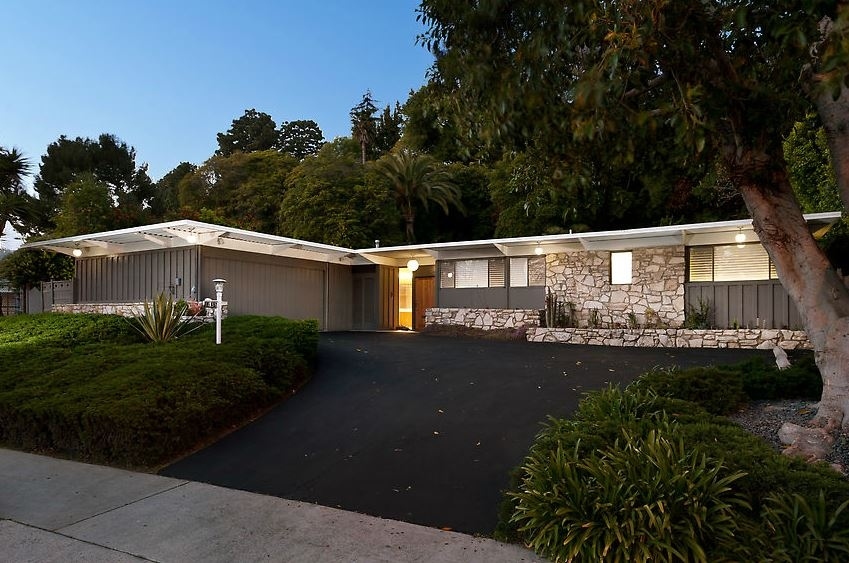The article boasted that the home had a "new magnetic-impulse transmitter,” which opens a garage door from 100-feet away.