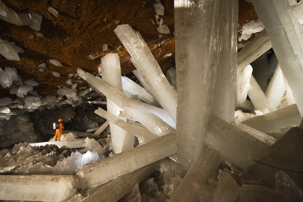 We wouldn't blame you if you thought this scene came straight of a sci-fi movie. The Cave of the Crystals in Naica, Mexico is comprised of giant selenite crystals that weigh up to 55 tons.