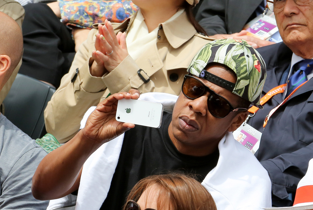 11 Times Jay-Z Used A Phone That Wasn't A Samsung Galaxy