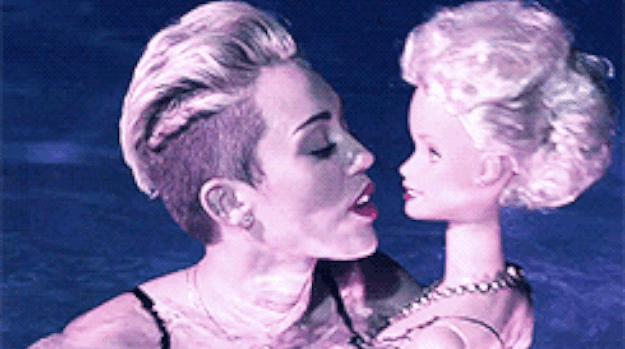 Miley Cyrus Had Some Lesbian Moments In Her New Video