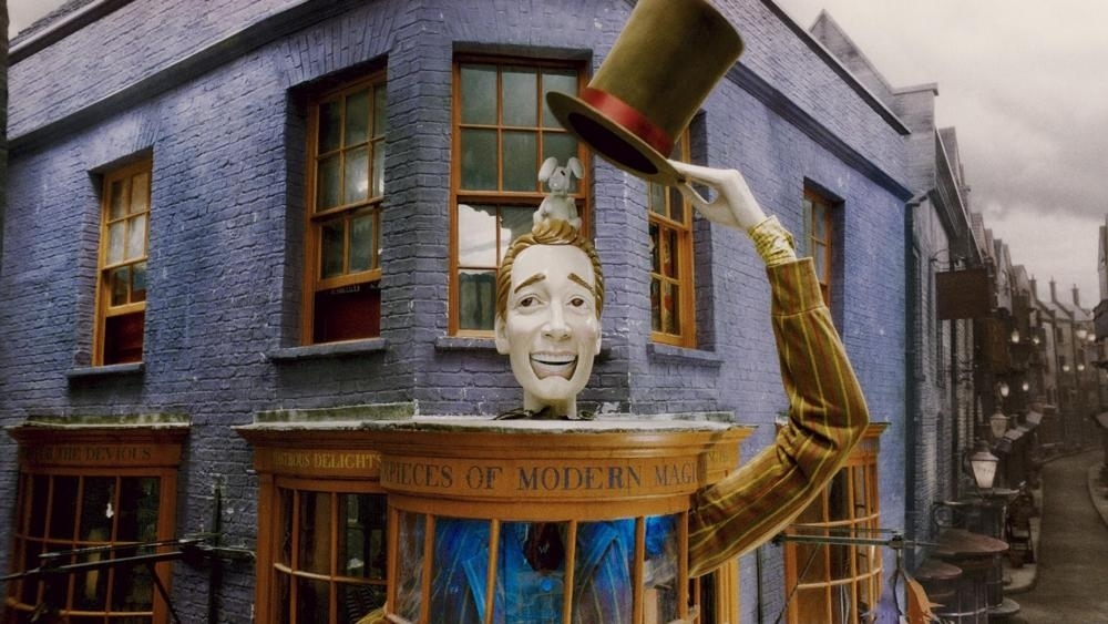 An entire store dedicated to magic tricks and products, owned by the funniest Hogwarts alum. Sounds like heaven.