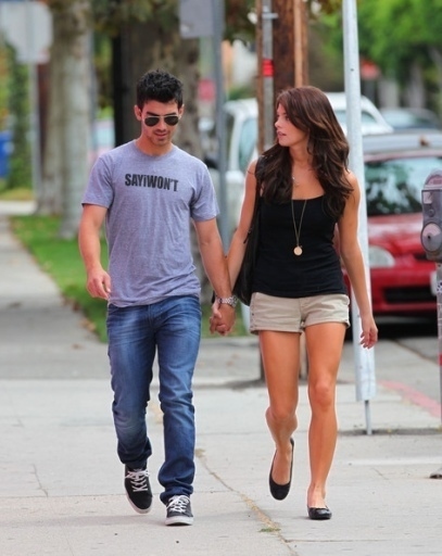 Like that time when you were on your way to your tutor and you checked twitter on your phone at a red light even though you weren't supposed to and saw a picture of Nick holding Samantha Barks hand at Disneyland and you cried a little! .....Or was that just me?