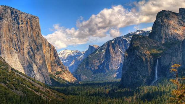 Who said the East Coast was the prettiest? I can name ten amazing places that are must-sees off the top of my head: Yosemite, Joshua Tree, the Redwoods (aka Sequoia), Death Valley, Oregon Caves, Crater Lake, Mount Rainier, Olympic National Park, Channel Islands, and King’s Canyon. There. And I didn’t even have to Google search it.