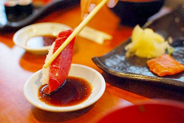 dipping sauce sushi
