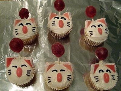 These Moogle cakes are so adorable, we're not sure if we'd be able to actually eat them. Ok, we're lying - we're cake hussies and would be all over them in a second.