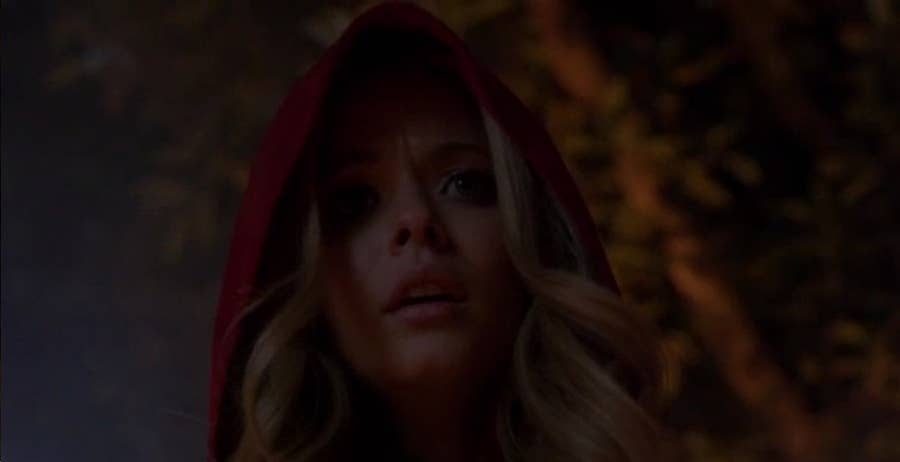 Alison Rvb Pretty Little Liars Alison Red Coat
