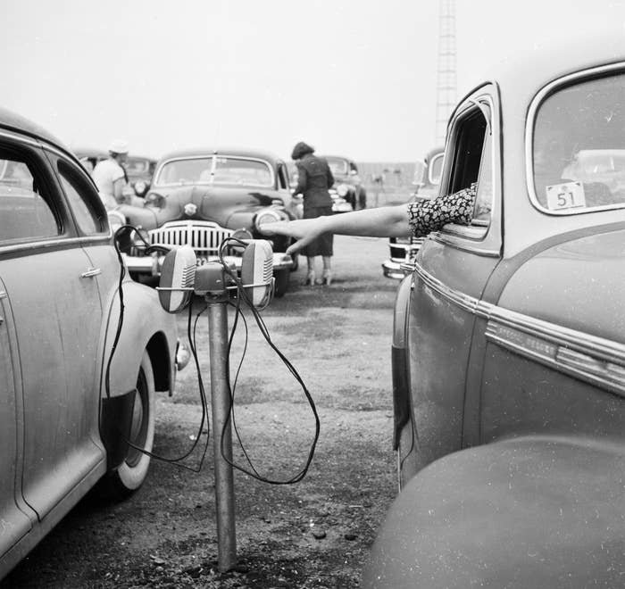 Early Car Drive In 11 Gorgeous Vintage Photographs Of Drive-Ins