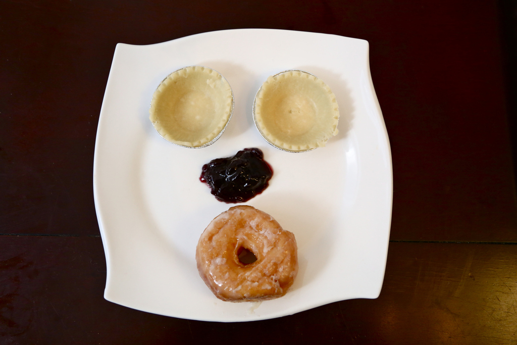 Pienut: pie crust + glazed doughnut + jelly