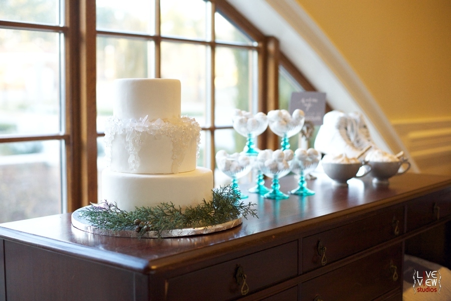 42 Lovely Ideas For A Cold-Weather Wedding