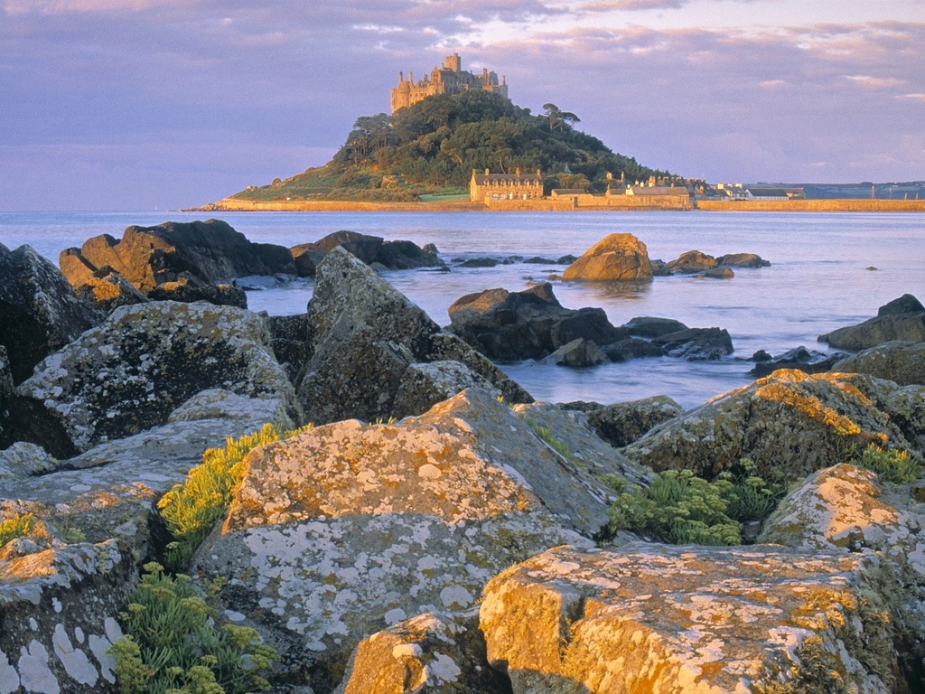 Which by the way, you can walk to at Low Tide.It also has it’s own underground railway. New Hampshire? Pfft.