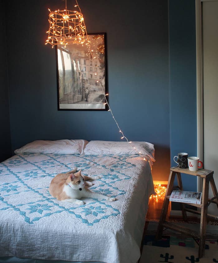 23 Hacks For Your Tiny Bedroom