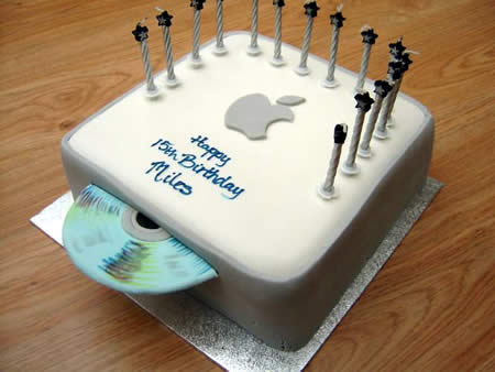 I will admit that there are 15 of them and that they are extremely impressive, but whatever cheapskate decided to bake their son this obsolete "Mac Mini" instead of making him a decent laptop cake needs to look up "Impressive" in the dictionary.