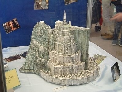 Check out Cake Wrecks for more LOTR-themed deliciousness, including an entire LOTR-themed wedding with another great Minas Tirith cake. (Sucks to be the girl who got asked to dress as a hobbit. If I am in your LOTR-themed wedding, please make me an elf.)