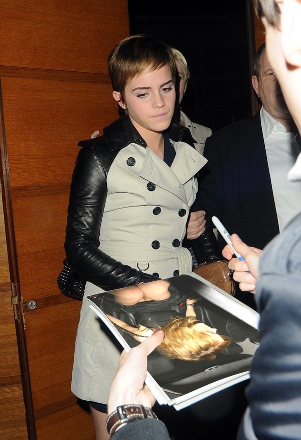 Seems like it would be tough to photoshop that look of sheer hatred on her face though.