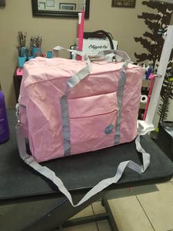 same reviewer's pink duffel bag expanded to full size
