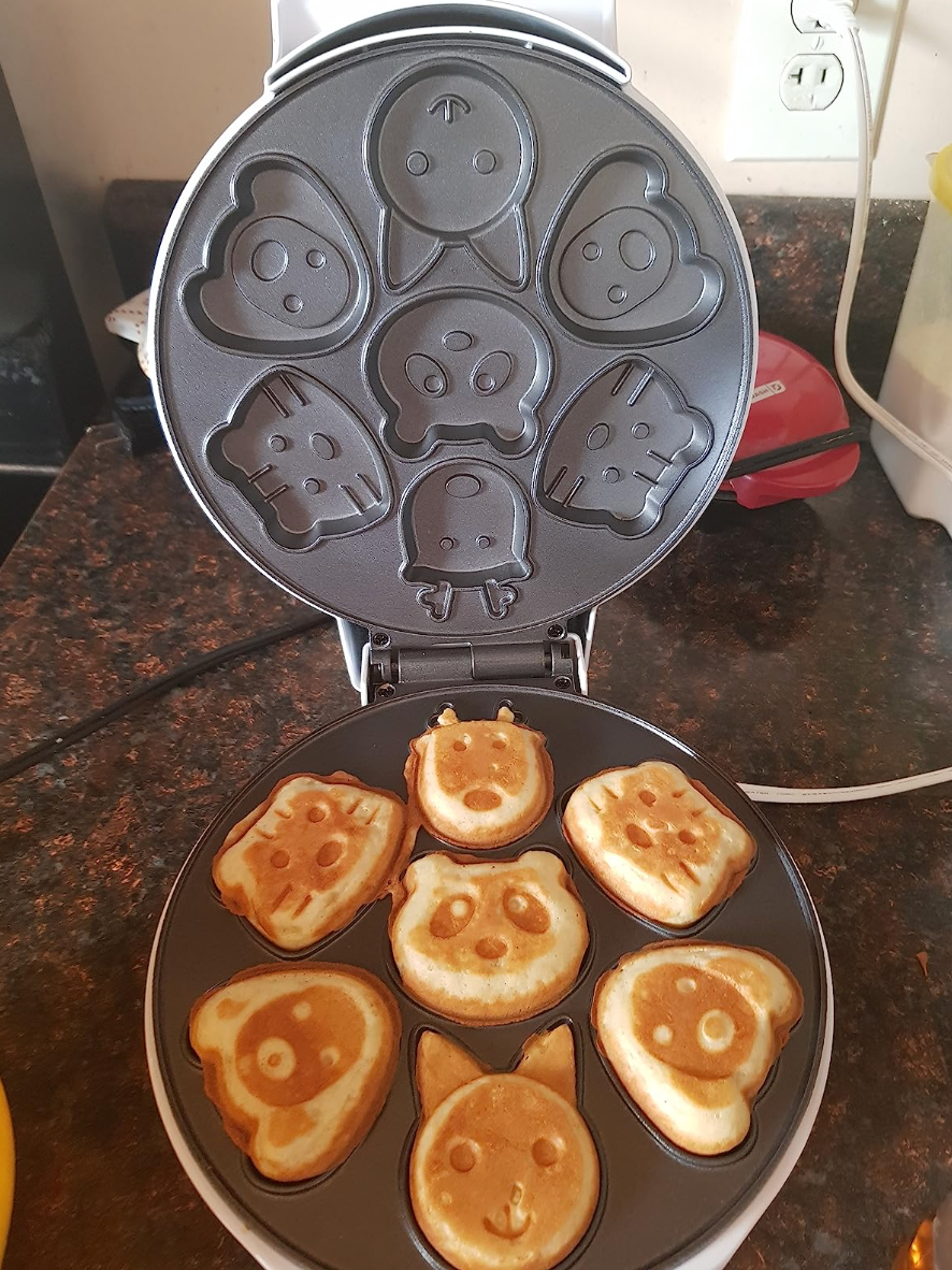 Don't sleep on the mini waffle maker, made over two dozen this morning and  they're great! : r/aldi