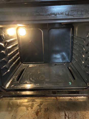 Same reviewer showing clean oven