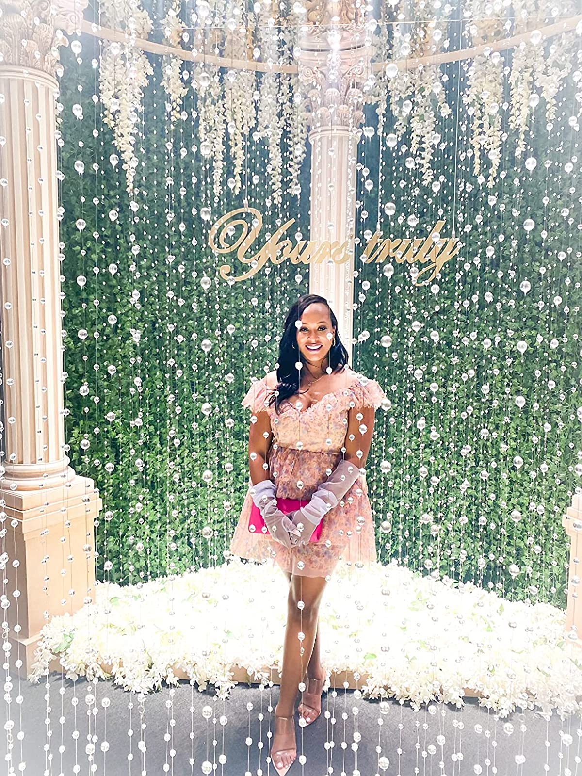 Another reviewer wearing the white gloves 