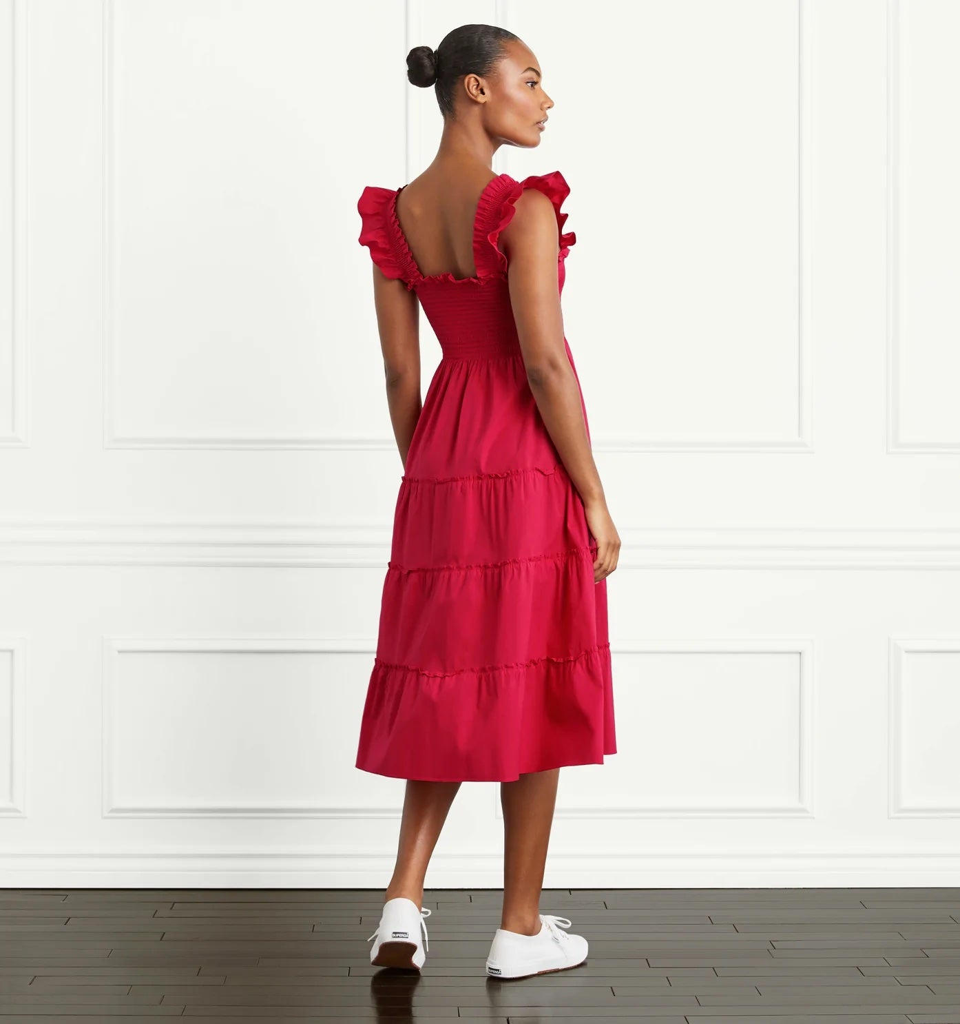 31 Gorgeous Dresses You Can Wear With Tennis Shoes