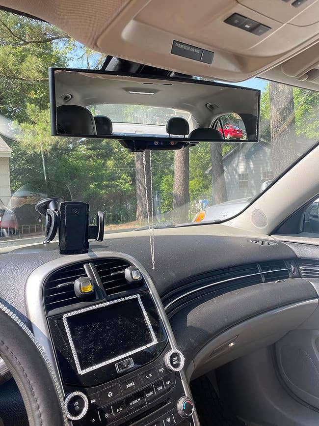 reviewers rear view mirror in their car