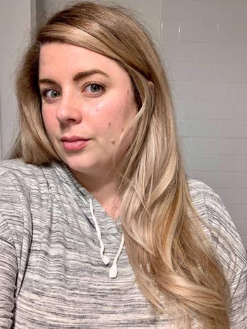 reviewer with a soft and shiny blowout