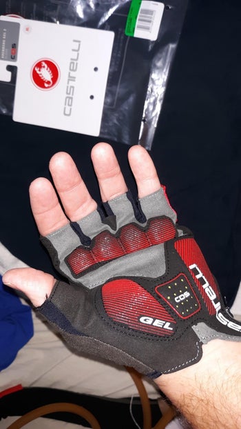 reviewer photo of open-finger bike glove