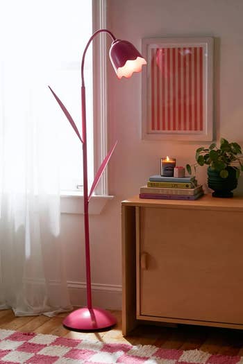 the tulip lamp in pink