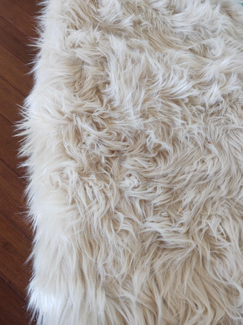 closeup of the rug taken by a reviewer