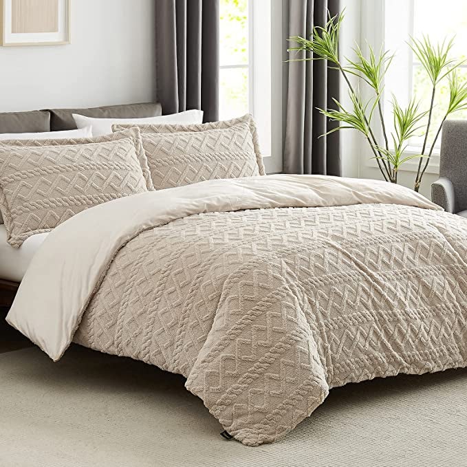 17 Best Winter Bedding Pieces For A Warm Winter Sleep