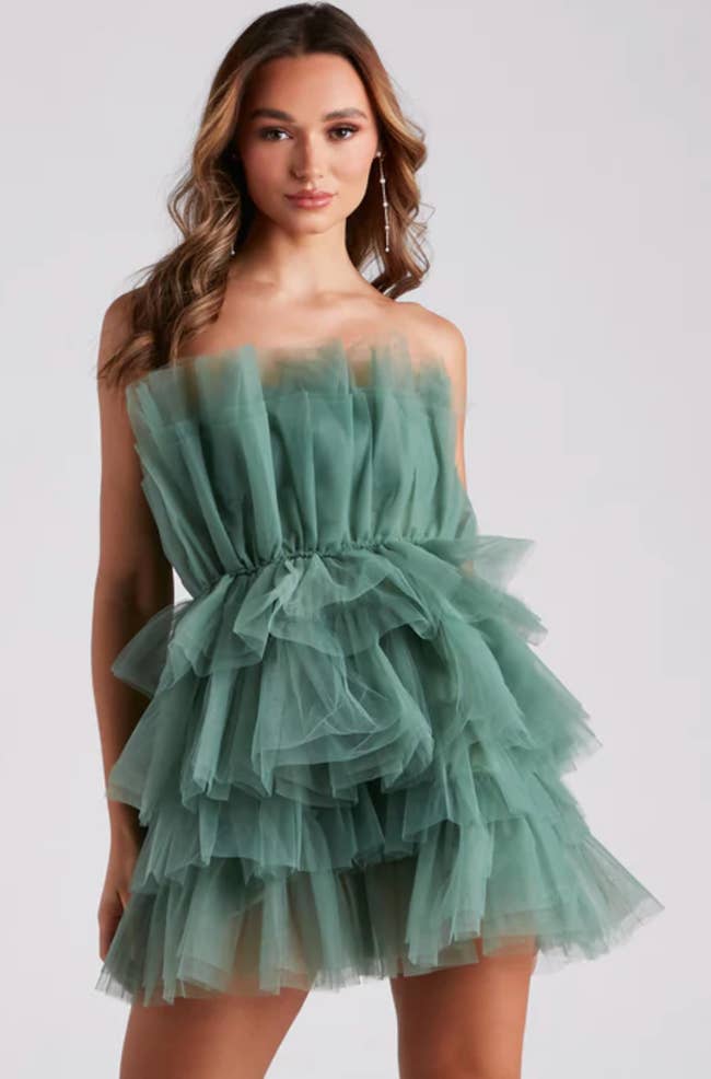 A model wearing the dress