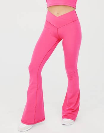 model wearing pink leggings