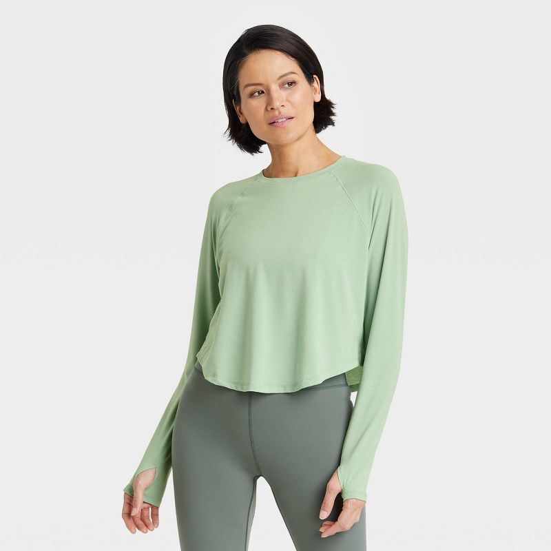 21 Best Workout Crop Tops To Feel The 