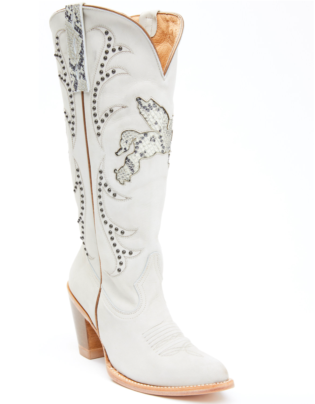 Cowboy boots with outlet studs