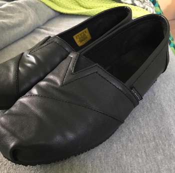 Reviewer image of black shoes