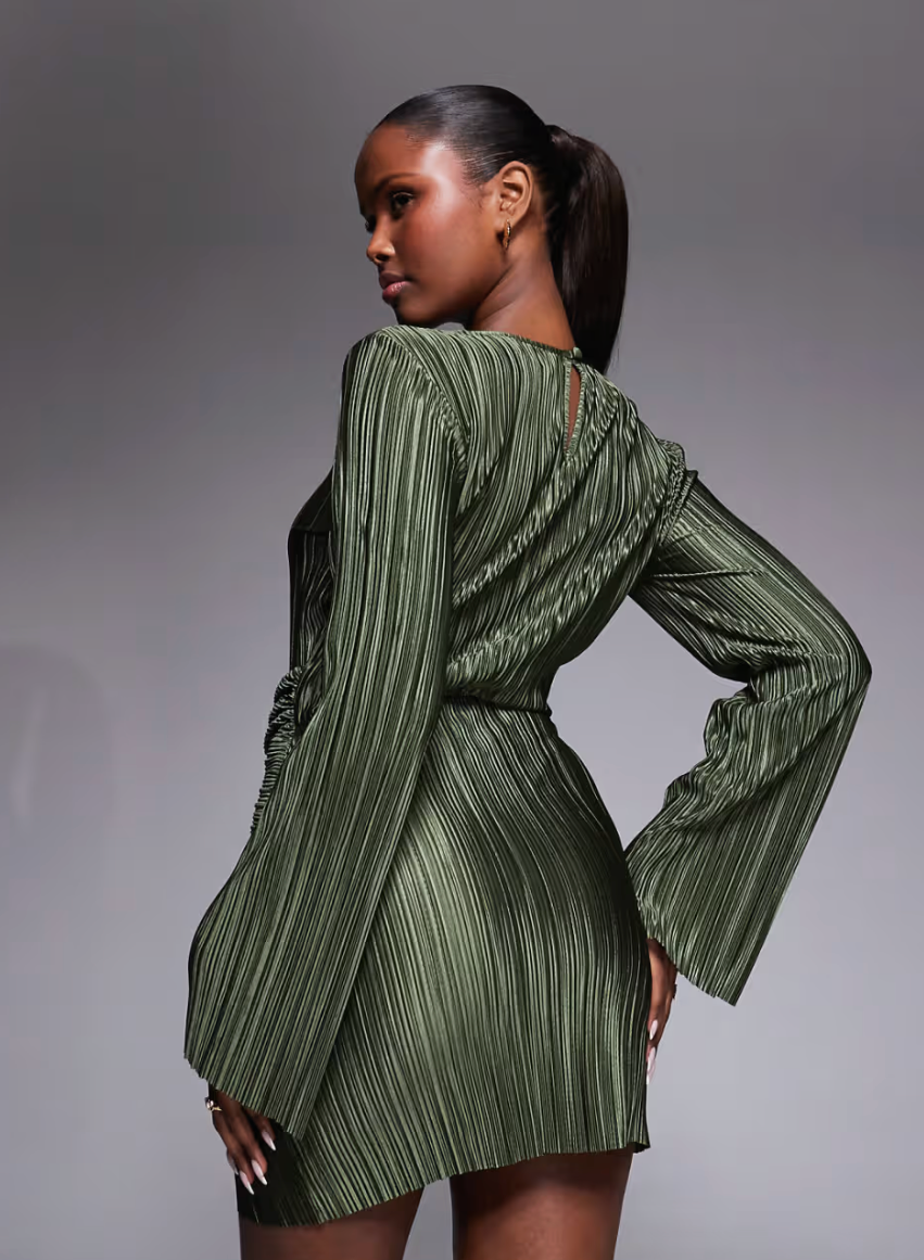 green emerald velvet dress 30 Stylish Amazon Dresses To Wear To A Fall Wedding