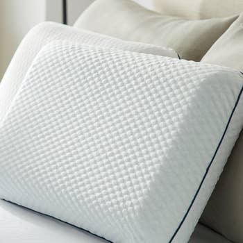 closeup of the memory foam pillow