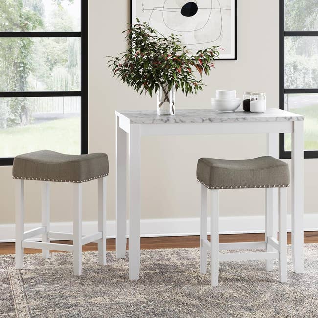 28 Best Dining Tables For Small Spaces In 2025