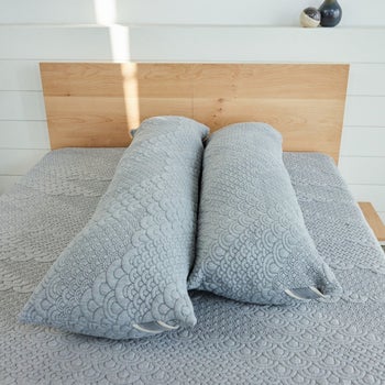 Image of the large and small body pillows