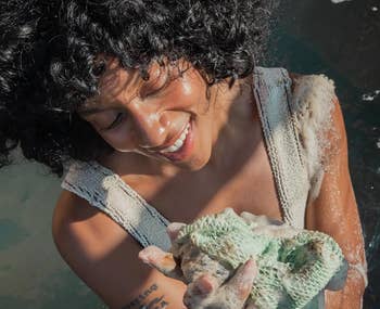 Model utilizing African nett sponge