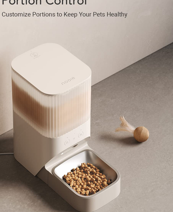 A close up of the automatic feeder